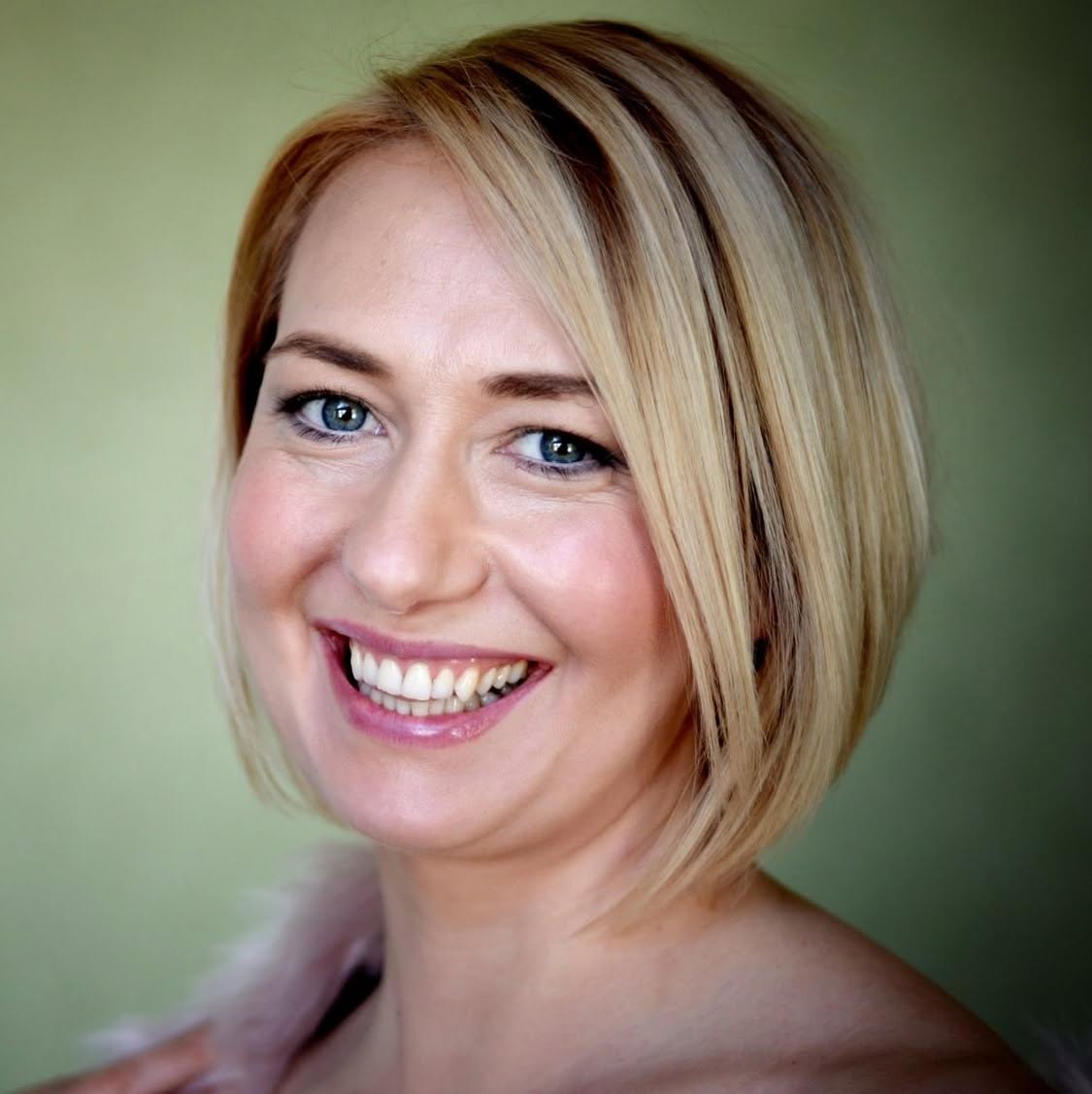 Sanna Büttner, frisör och skönhetsspecialist
